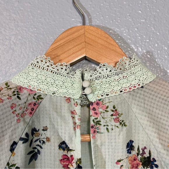 Hemant & Nandita Mint Green Floral Peplum Lace Accent Blouse - Picture 7 of 11